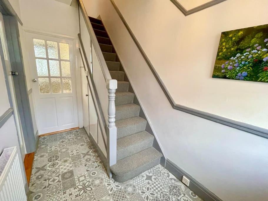 Portsmouth 3 Bedroom Getaway, Sleeps 6 Zewnętrze zdjęcie