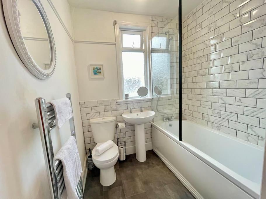 Portsmouth 3 Bedroom Getaway, Sleeps 6 Zewnętrze zdjęcie